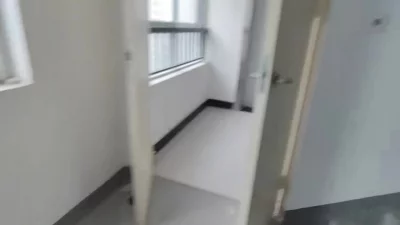 楼道偶遇自慰女