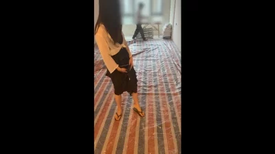 少妇只能换楼梯口野战！